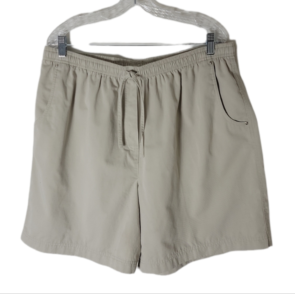 Studio Works khaki pull on shorts women's plus size 20W elastic waist pockets